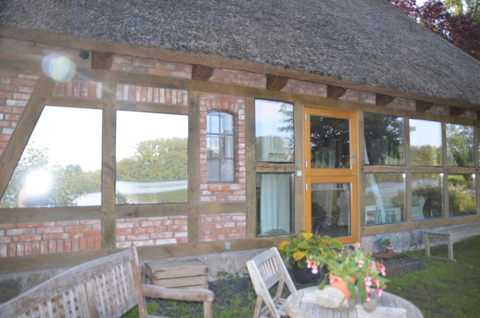 Reetdachkate Auf Gestuet Schierensee Grebin Exterior foto